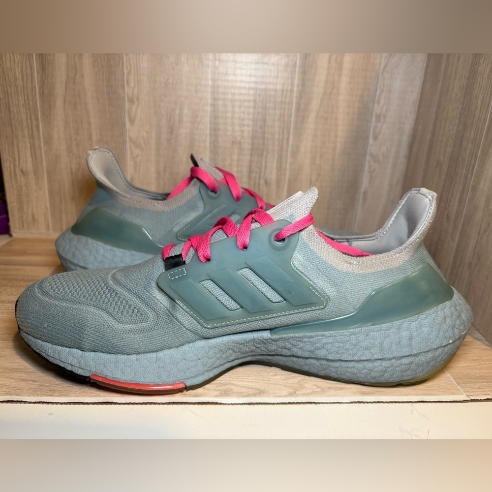 adidas Mens Ultraboost 22 Running Shoe Size 9 - Picture 2 of 11